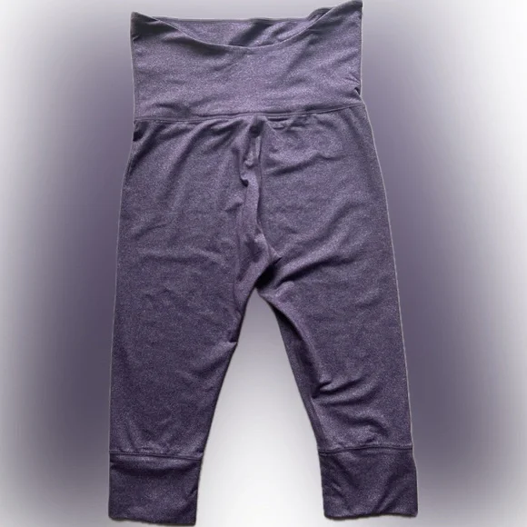 ZUMBA SO BOOTYFUL CAPRI LEGGINGS w Logo Dance Yoga Cycle Run WorkOut - Picture 2 of 5